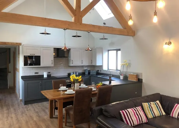 Newly Converted Luxury Barn With Private Hot Tub