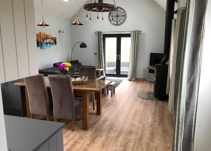 Newly Converted Luxury Barn With Private Hot Tub
