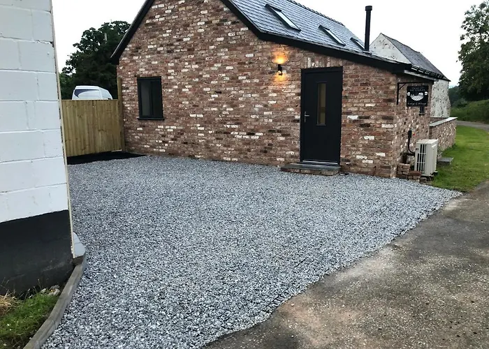 Newly Converted Luxury Barn With Private Hot Tub
